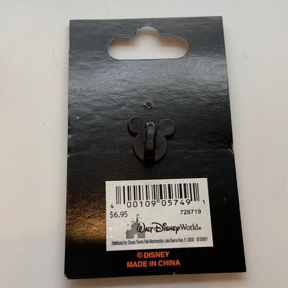 Disney Walt Disney World Mickey Mouse Halloween Vampire Bat Collectible Pin - Picture 5 of 7